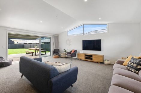 Photo of property in 42 Stratford Drive, Mount Pisa, Cromwell, 9383