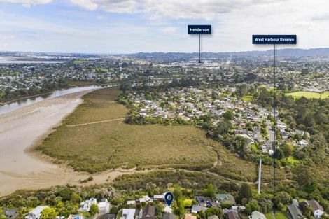 Photo of property in 1/125 West Harbour Drive, West Harbour, Auckland, 0618