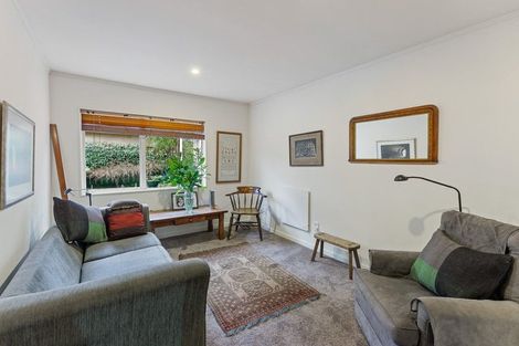 Photo of property in 31 Rosebank Grove, Waikanae, 5036