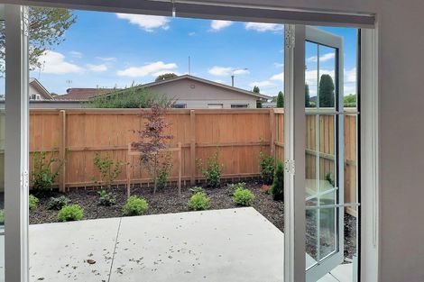 Photo of property in 2/63 Hills Road, Edgeware, Christchurch, 8013