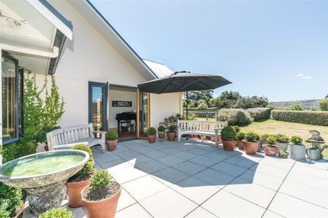 Photo of property in 450 Stoney Creek Road, Kelvin Grove, Palmerston North, 4470