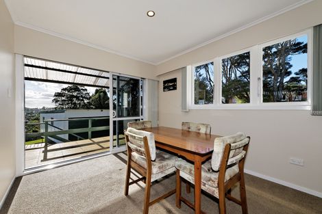 Photo of property in 95 Cliff View Drive, Green Bay, Auckland, 0604