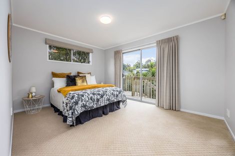 Photo of property in 37 Onedin Place, Titirangi, Auckland, 0604