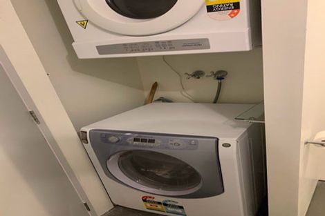 Photo of property in Stadium Garden Flats, 104/107 Thorndon Quay, Pipitea, Wellington, 6011