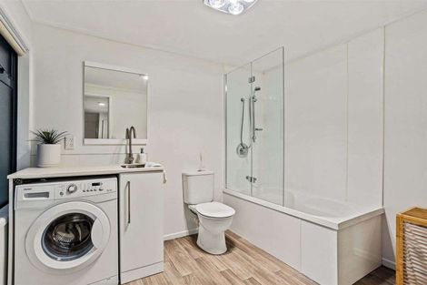 Photo of property in 705 Scenic Drive, Henderson Valley, Auckland, 0612