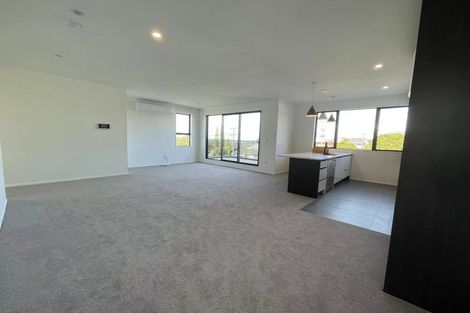 Photo of property in 1a Tui Glen Road, Birkenhead, Auckland, 0626