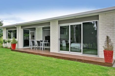 Photo of property in 8 Hikanui Drive, Havelock North, 4130