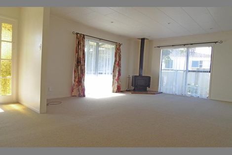 Photo of property in 8 Tyndrum Place, Highland Park, Auckland, 2010