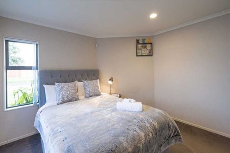 Photo of property in 53 Turnberry Drive, Wattle Downs, Auckland, 2103