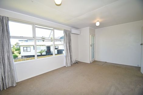 Photo of property in 27 Wallace Road, Ranui, Auckland, 0612