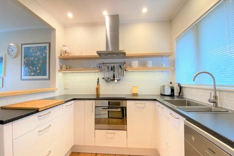 Photo of property in 2/14 Shakespeare Road, Milford, Auckland, 0620