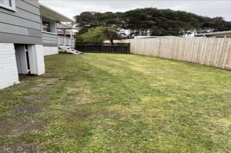 Photo of property in 31 Staincross Street, Green Bay, Auckland, 0604