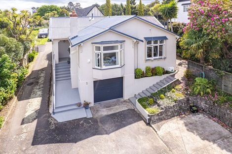 Photo of property in 1 Brassey Road, Saint Johns Hill, Whanganui, 4500