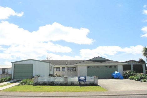 Photo of property in 15 Sarah Avenue, Whitianga, 3510