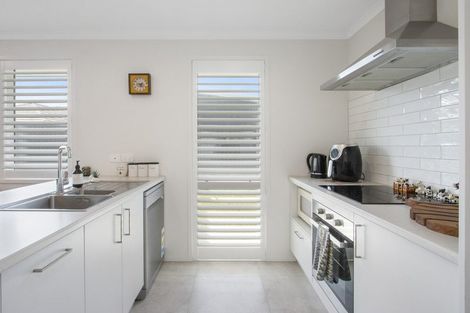 Photo of property in 20 Pioneer Crescent, Omokoroa, 3114