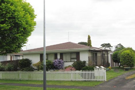 Photo of property in 2/31 Kindergarten Drive, Conifer Grove, Takanini, 2112