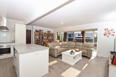 Photo of property in 16 Lindsay Crescent, Nawton, Hamilton, 3200