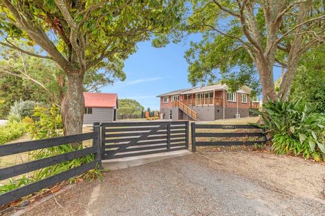 Photo of property in 37 Whiriwhiri Road, Waiuku, 2682
