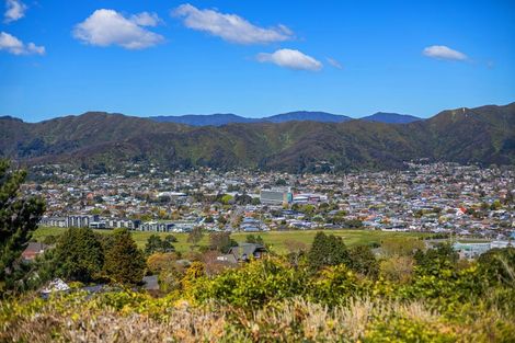 Photo of property in 13 Avonlea Grove, Belmont, Lower Hutt, 5010