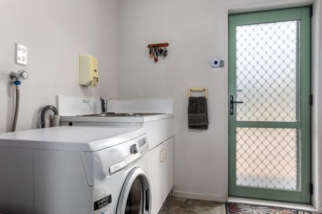 Photo of property in 27 Putiki Road, Edgecumbe, Whakatane, 3193