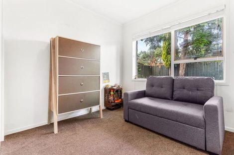 Photo of property in 2/7 Frank Evans Place, Henderson, Auckland, 0610