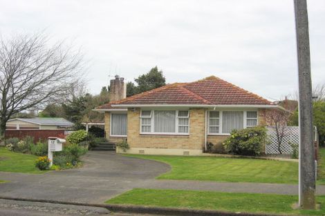 Photo of property in 12 Kings Drive, Levin, 5510