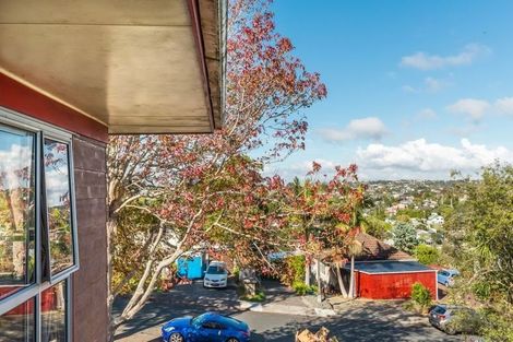 Photo of property in 27 Glen Vista Place, Bayview, Auckland, 0629