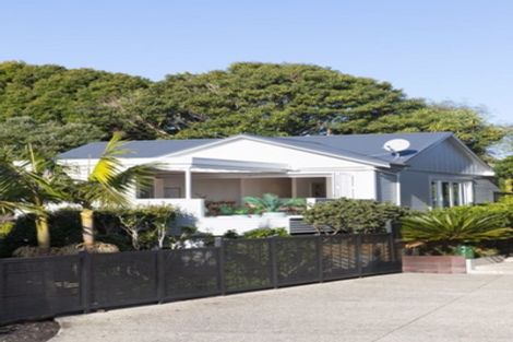 Photo of property in 68 St Michaels Avenue, Point Chevalier, Auckland, 1022