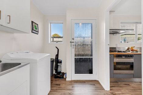 Photo of property in 6b Lisa Rise, Half Moon Bay, Auckland, 2012