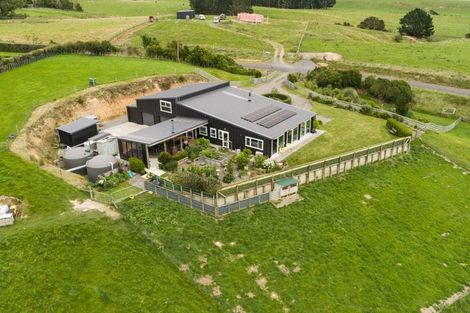 Photo of property in 165 Albert Road, Tokomaru, Palmerston North, 4474