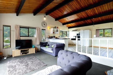 Photo of property in 45 Durham Street, Picton, 7220