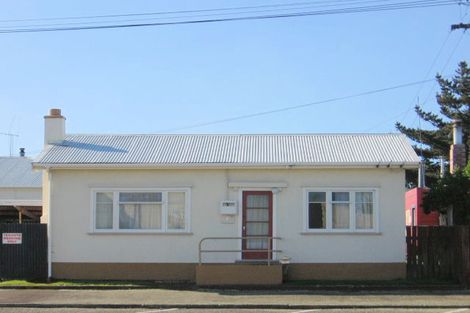 Photo of property in 3 Avenue Road, Foxton, 4814