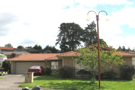 Photo of property in 112 Buscomb Avenue, Henderson, Auckland, 0610