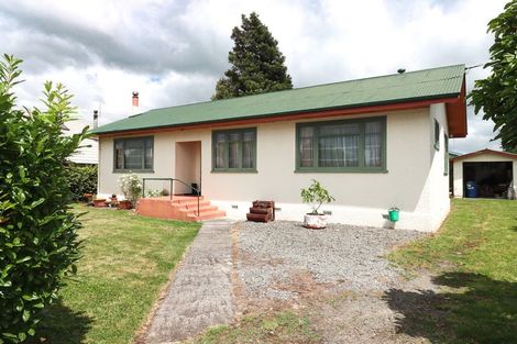 Photo of property in 3 Victoria Avenue, Dannevirke, 4930