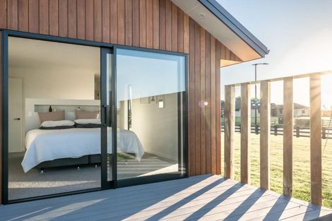 Photo of property in 83 Sunline Drive, Leamington, Cambridge, 3432