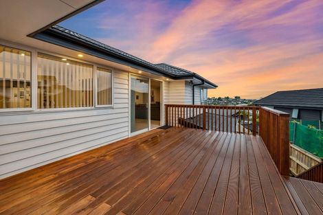 Photo of property in 110 Lisle Farm Drive, Pukekohe, 2120
