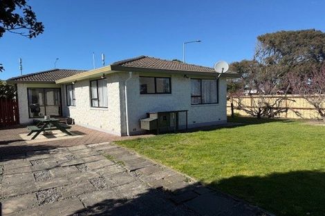 Photo of property in 76 Queenspark Drive, Parklands, Christchurch, 8083