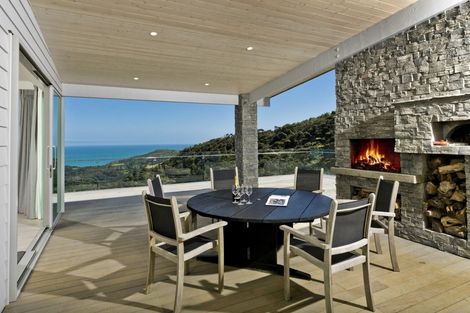 Photo of property in 110 Constable Road, Muriwai, Waimauku, 0881