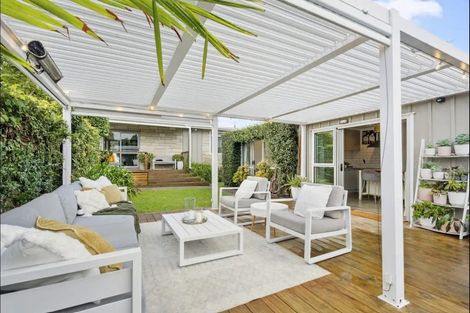 Photo of property in 90 Crawford Avenue, Mangere Bridge, Auckland, 2022