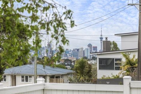 Photo of property in 1/3 Fentham Road, Hauraki, Auckland, 0622