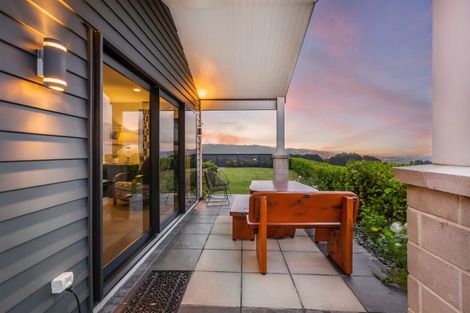 Photo of property in 2 Manapouri Lane, Aotea, Porirua, 5024