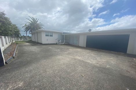 Photo of property in 40 Seymour Road, Sunnyvale, Auckland, 0612