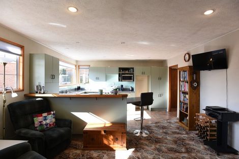 Photo of property in 11 Calder Place, Winton, 9720