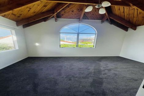 Photo of property in 1/85 Ocean View Road, Hillcrest, Auckland, 0627