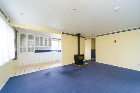 Photo of property in 50 Acacia Street, Kelvin Grove, Palmerston North, 4414