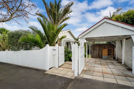 Photo of property in 2/21 Cowper Street, Devonport, Auckland, 0624