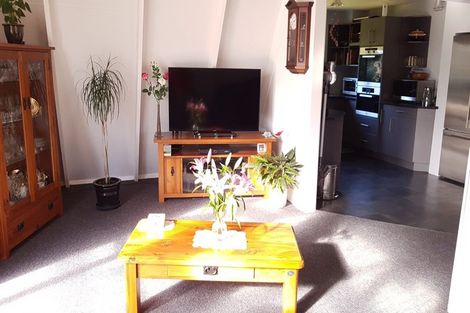 Photo of property in 32 Fraser Street, Ross, 7812