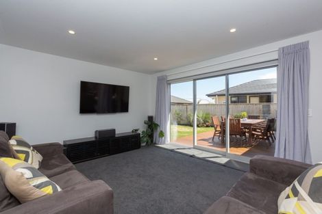 Photo of property in 3 Garrett Drive, Whalers Gate, New Plymouth, 4310