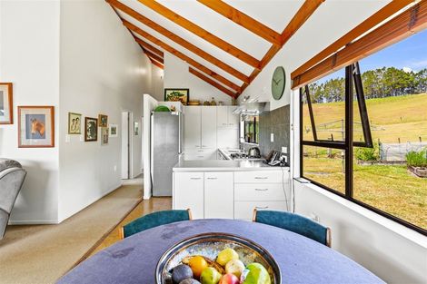 Photo of property in 321 Muriwai Valley Road, Muriwai, Waimauku, 0881