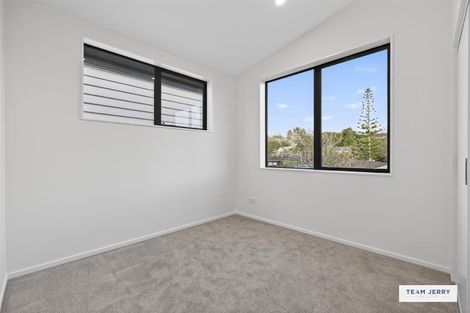 Photo of property in 25 Jandell Crescent, Bucklands Beach, Auckland, 2014